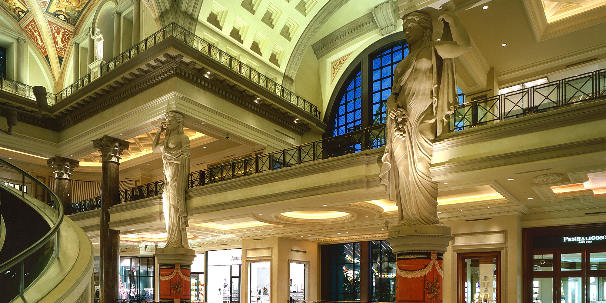 File:Caesars Palace shopping center Interior 2013.jpg - Wikipedia